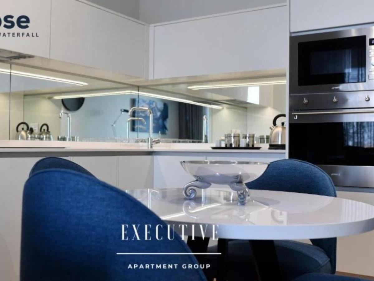 Ellipse Waterfall Executive