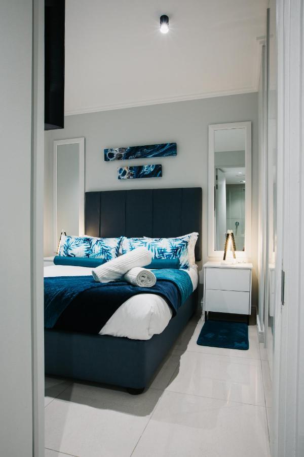 Apartment Ellipse Waterfall Executive