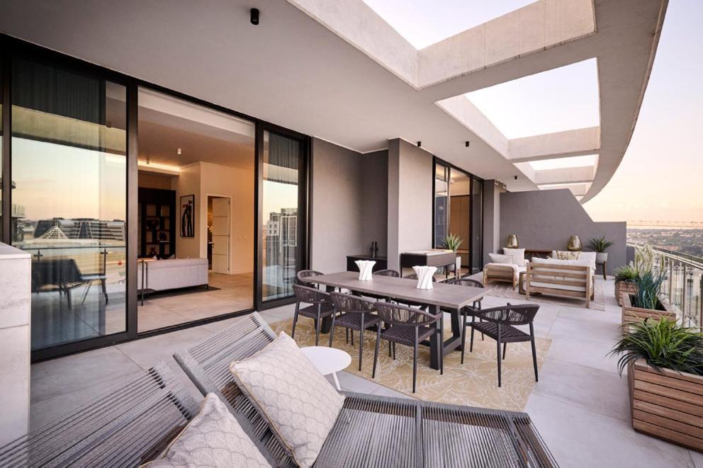 Apartment Ellipse Waterfall Executive