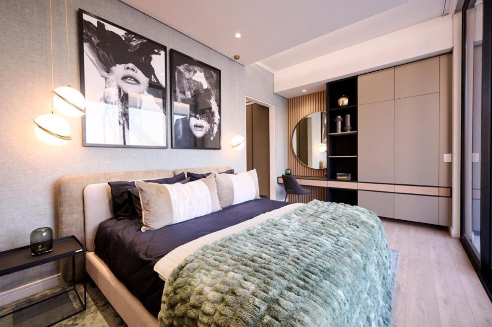 Apartment Ellipse Waterfall Executive
