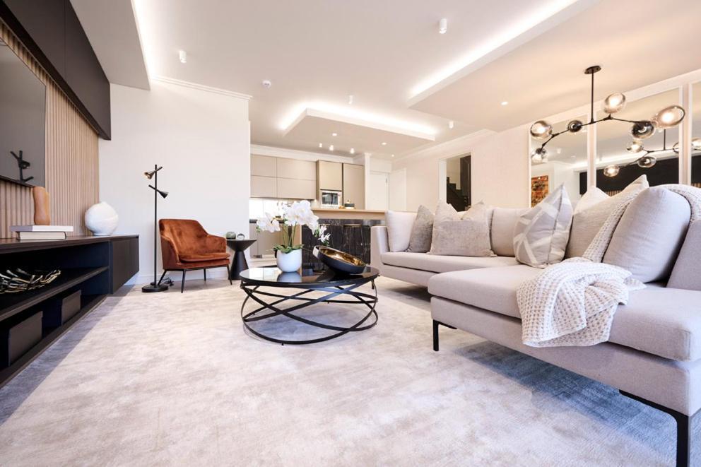 Apartment Ellipse Waterfall Executive *