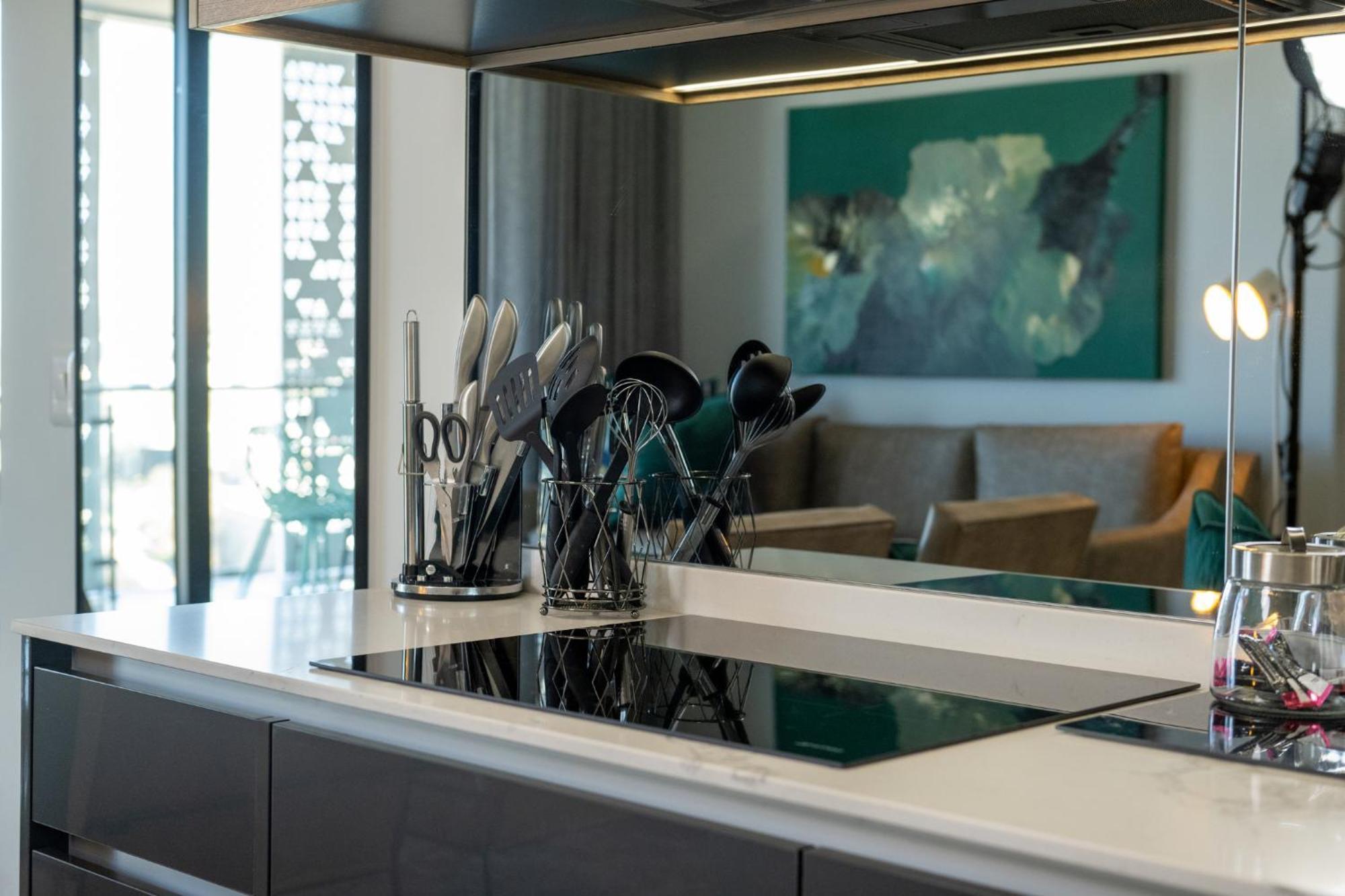 Apartment Ellipse Waterfall Executive