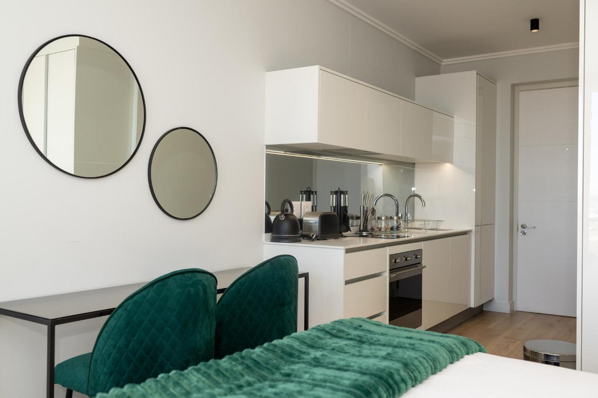 Ellipse Waterfall Executive Apartment *