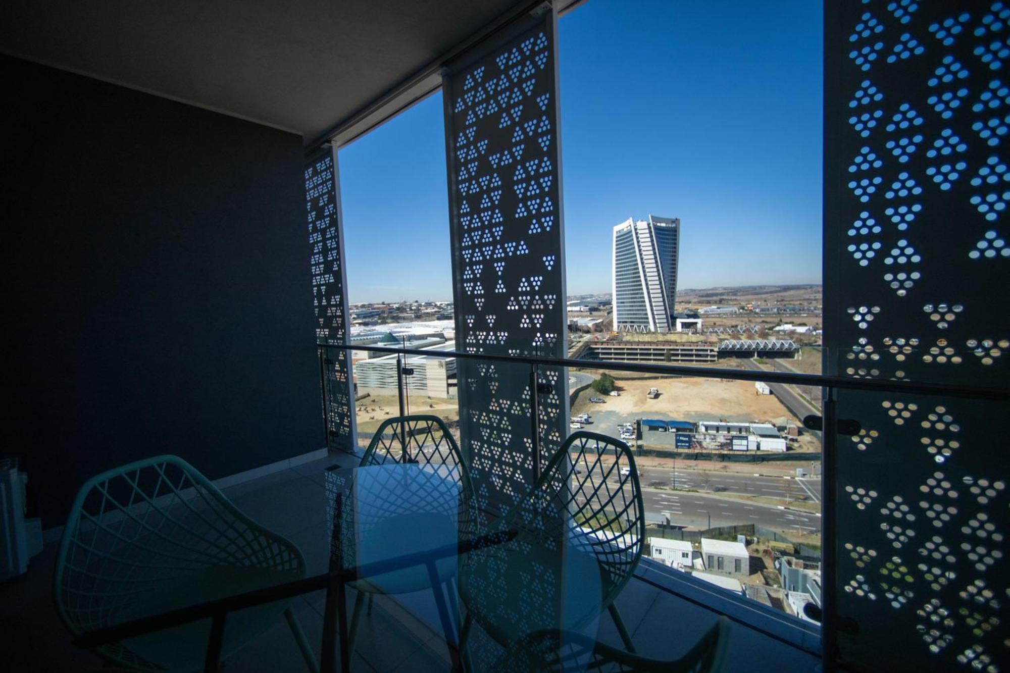 Ellipse Waterfall Executive